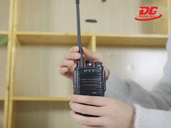 Cự ly liên lạc bộ đàm HYT TC-518
