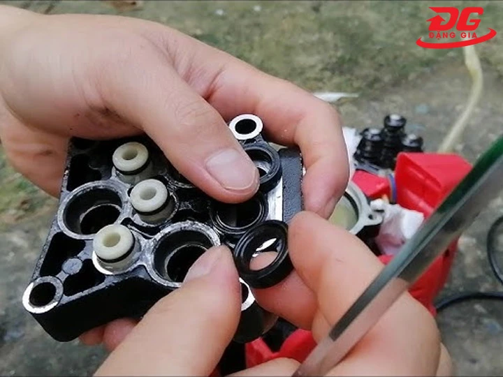 thay phớt máy rửa xe