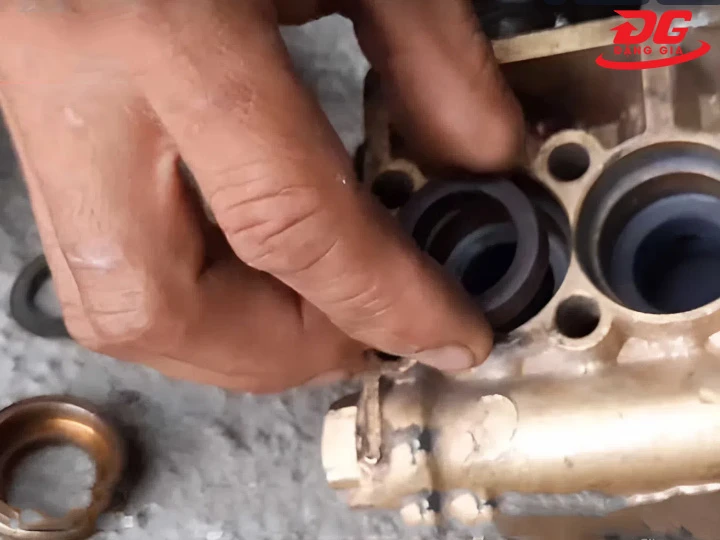 Vai trò phớt máy rửa xe