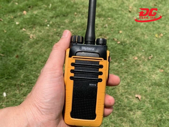 Thiết kế bộ đàm Hytera BD618