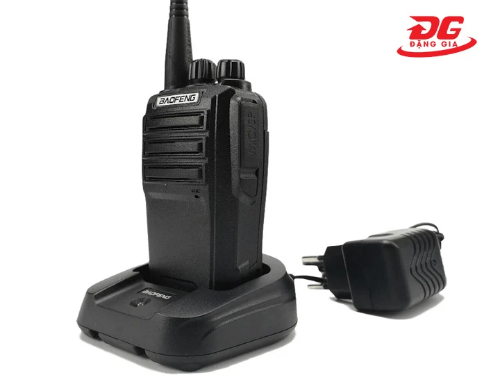 thiết kế máy bộ đàm Baofeng UV6