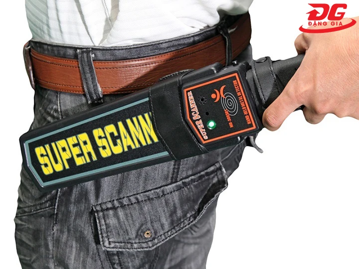 ứng dụng máy dò kim loại