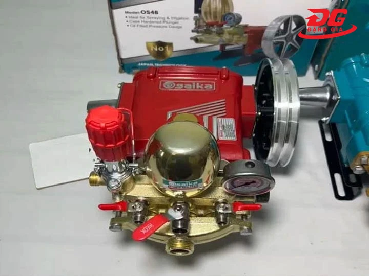 máy rửa xe Saika nhỏ gọn