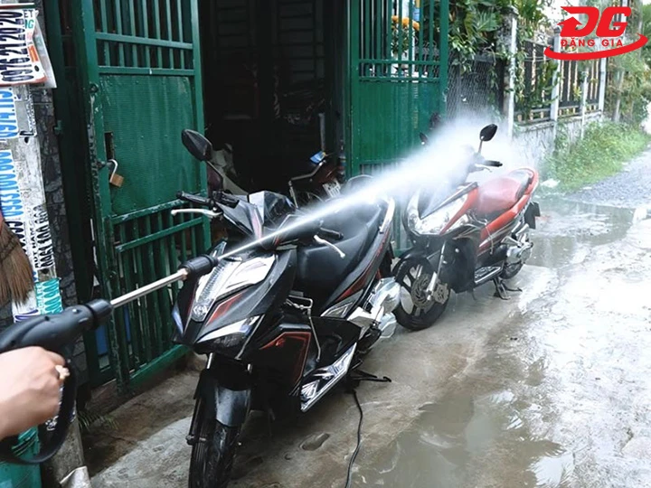 tia nước xịt rửa khỏe