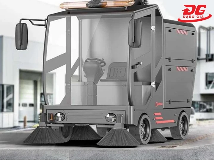 Xe quét rác ngồi lái DQC - Tech 16F làm việc hiệu quả