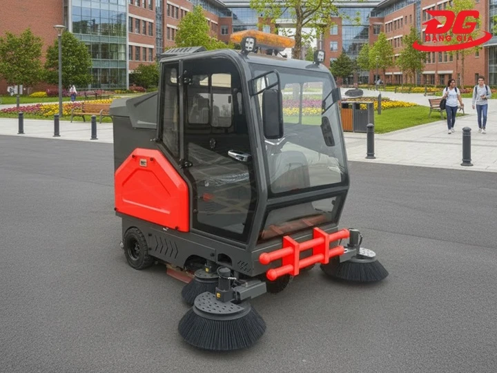 xe quét rác ngồi lái Kumisai KMS-S240