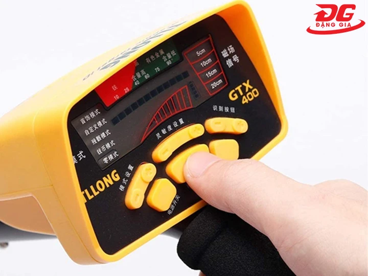 bảng điều khiển máy dò kim loại GTX 400
