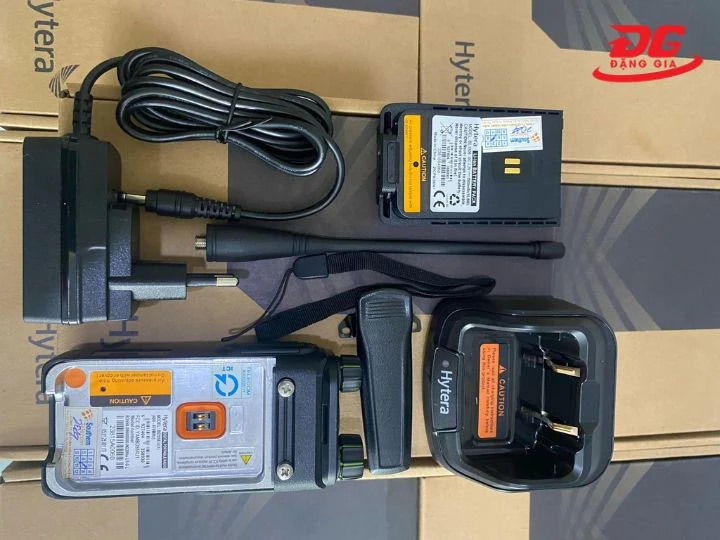 Máy bộ đàm Hytera BP568 gồm những gì?