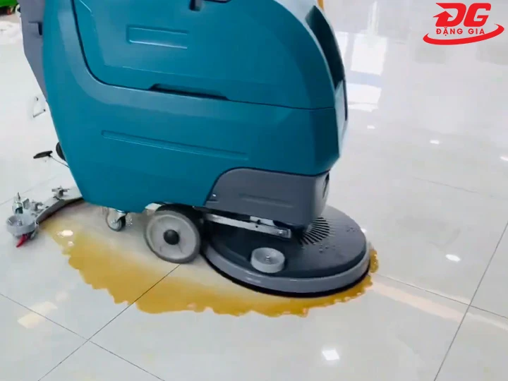 máy chà sàn nhà xưởng Kraffer KF60 mạnh mẽ