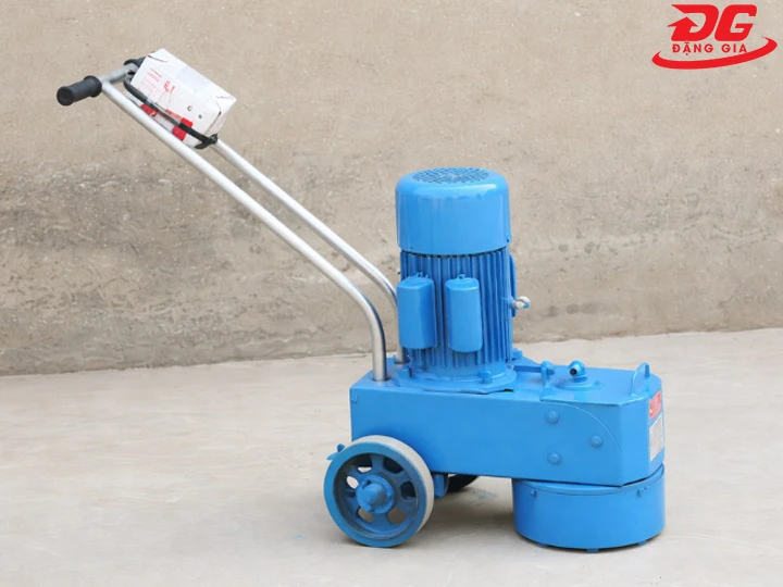 Dùng máy mài sàn bê tông DMS350
