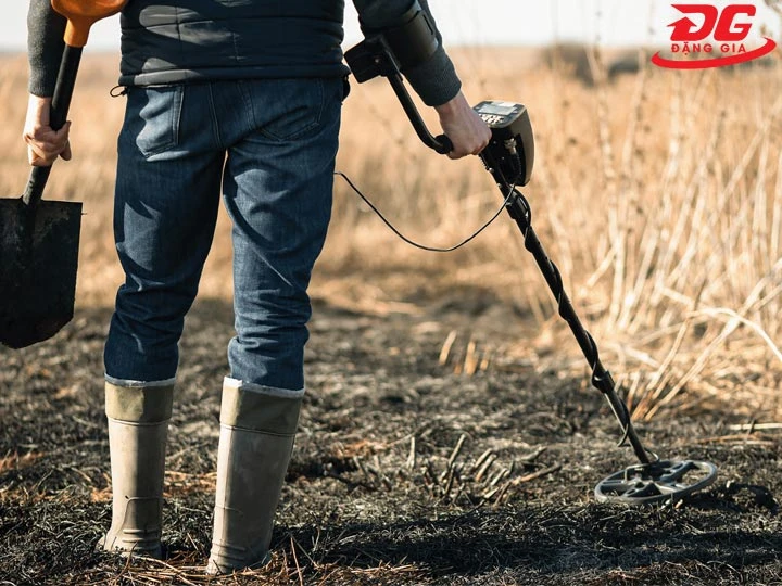 Ứng dụng máy dò kim loại trong khảo cổ
