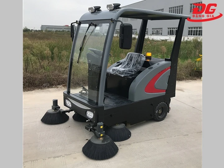 Top 5 máy quét rác sân trường sạch, an toàn, ít ồn, nên mua