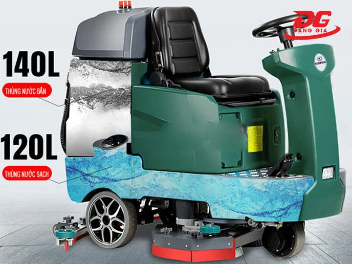 thùng chứa máy chà sàn ngồi lái Kumisai D9H