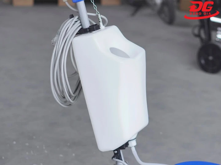 Thùng nước Máy chà sàn công nghiệp Supper Clean SC 522 7 Máy chà sàn công nghiệp Supper Clean SC 522 1 Máy chà sàn công nghiệp Supper Clean SC 522 2 Máy chà sàn công nghiệp Supper Clean SC 522 3 Máy chà sàn công nghiệp Supper Clean SC 522 4 Máy chà sàn công nghiệp Supper Clean SC 522 5 Máy chà sàn công nghiệp Supper Clean SC 522 6 Máy chà sàn công nghiệp Supper Clean SC 522 7 máy chà sàn công nghiệp Supper Clean SC 522