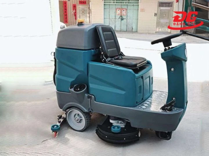 ứng dụng máy chà sàn ngồi lái Kumisai D9H