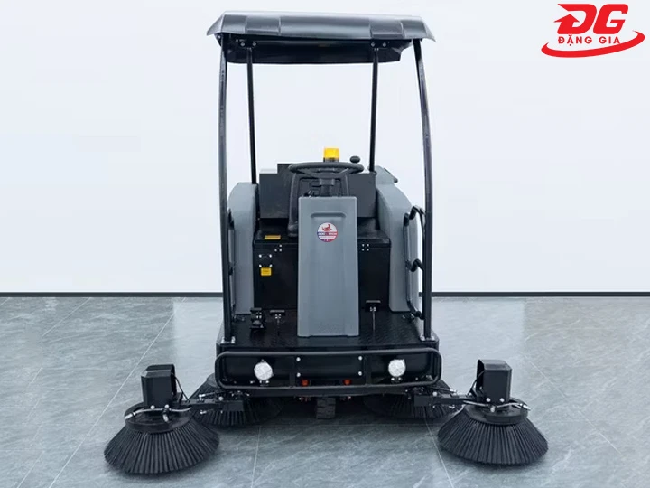 xe quét rác DQC - Tech ngồi lái