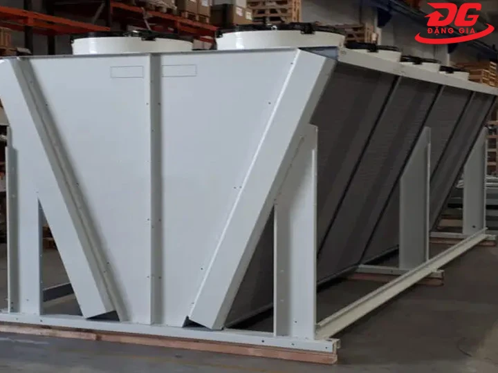 Tháp tản nhiệt gió thổi nghiêng