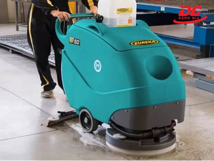máy chà sàn liên hợp Eureka E50 hiệu quả