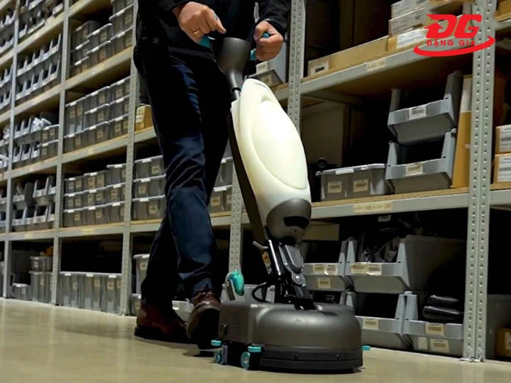 máy chà sàn liên hợp mini Kumisai KMS-210 hiệu suất cao