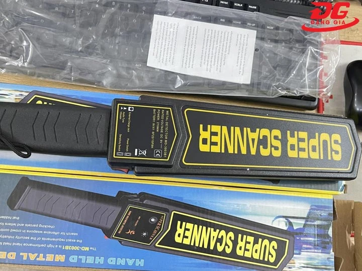 máy dò kim loại Trung Quốc cầm tay