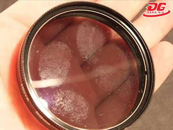 Lens máy ảnh bị bẩn