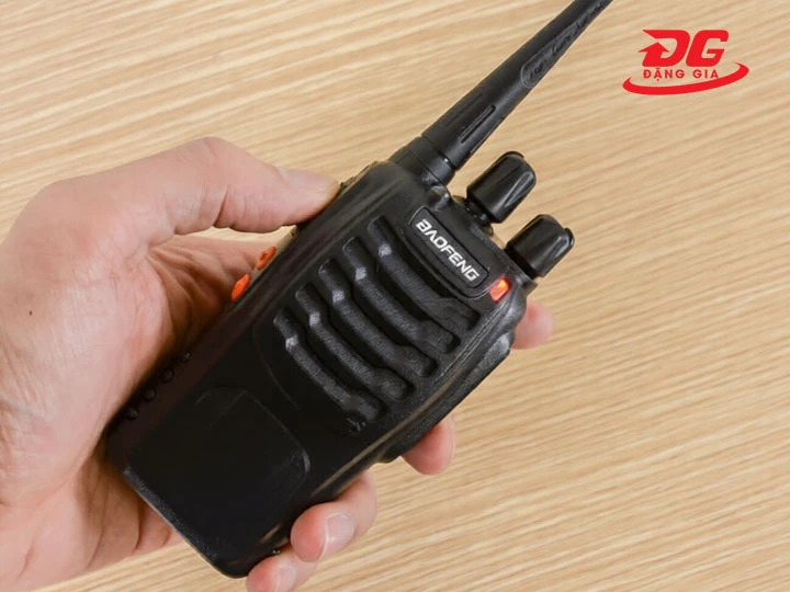 bộ đàm Baofeng BF-666s thông báo giọng nói