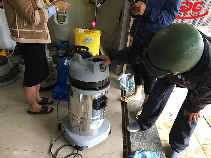 khi nào không nên tự sửa máy hút bụi công nghiệp