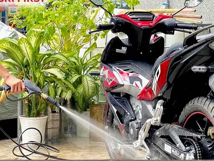 máy rửa xe Nakawa tốn nước