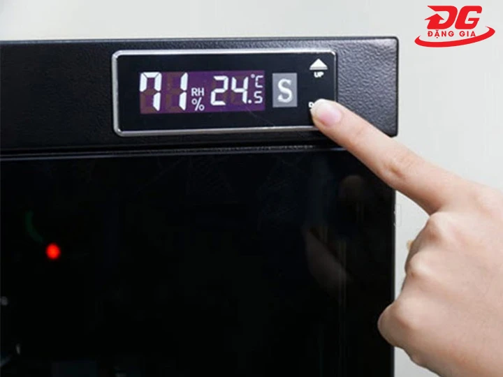 Set độ ẩm tủ chống ẩm Dry-Cabi DHC 400 (400 lít)