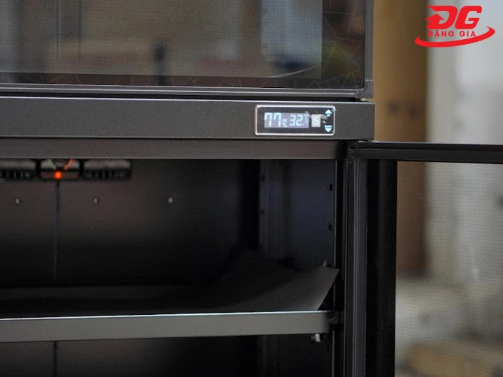 Màn hình tủ chống ẩm Dry-Cabi DHC 400 (400 lít)