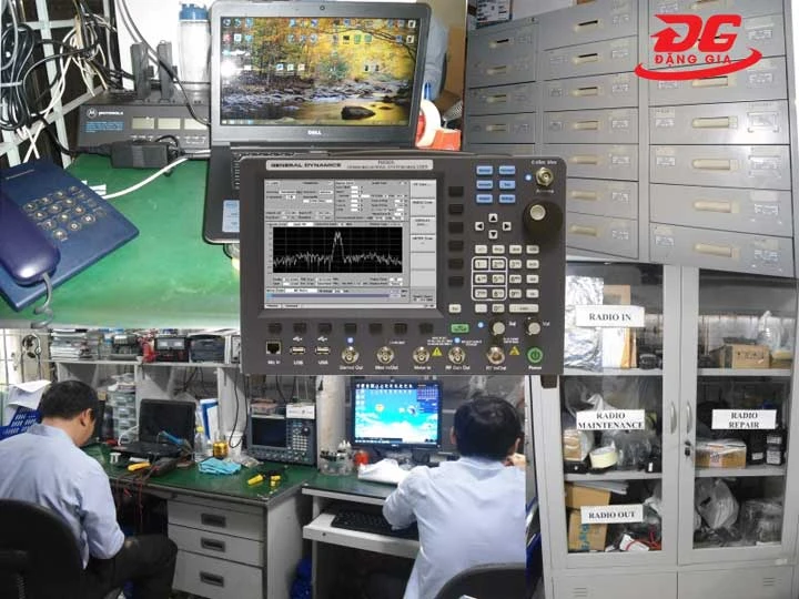 Những phụ kiện hỗ trợ dò sóng bộ đàm cần có