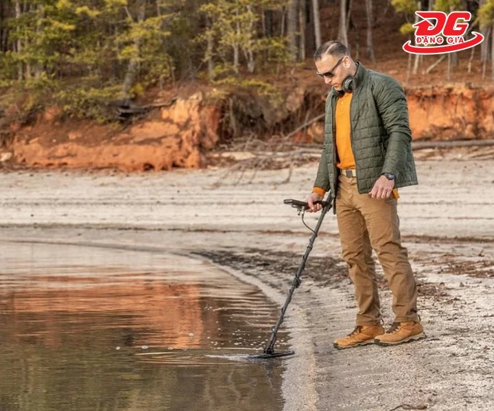 vận hành máy dò kim loại Nokta Double Score