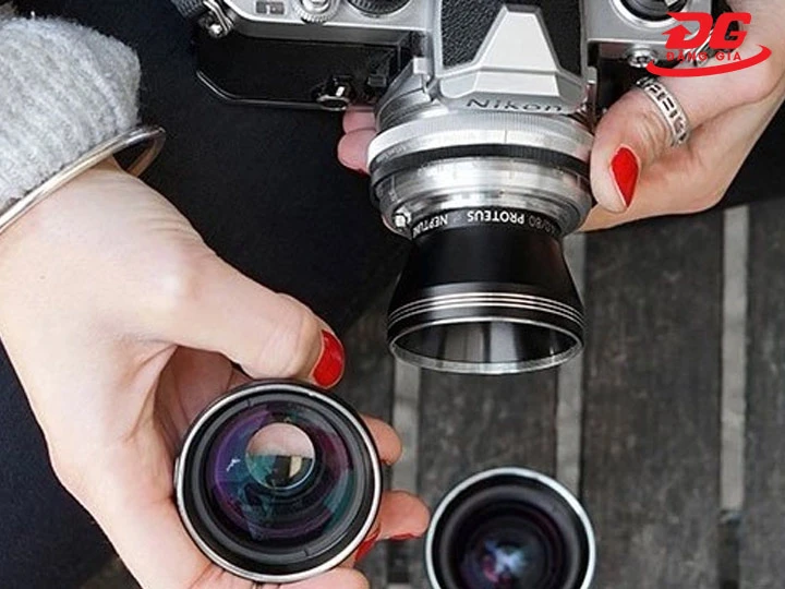 bảo quản máy ảnh bằng thay lens đúng chuẩn