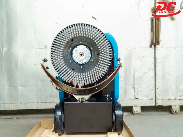 lắp đặt bàn chải máy chà sàn liên hợp