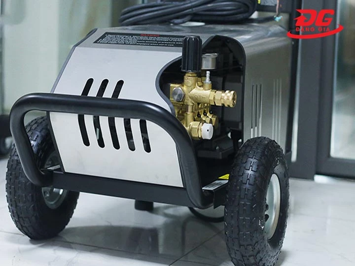 Máy rửa xe áp cao áp LUTIAN 20M30 bền 