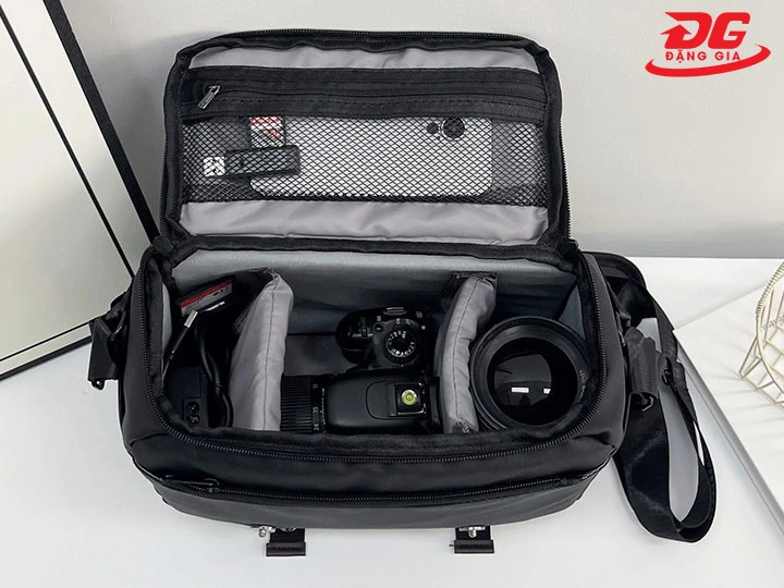 Vệ sinh túi đựng máy ảnh