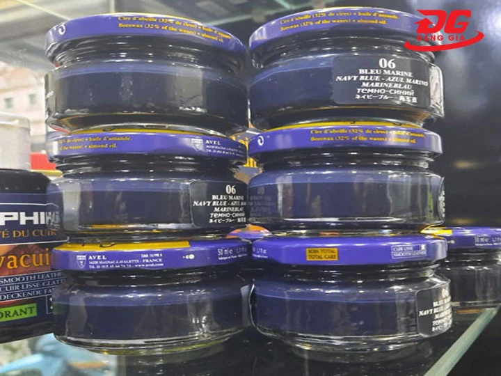 Những lưu ý quan trọng khi chọn mua xi đánh giày màu xanh Navy