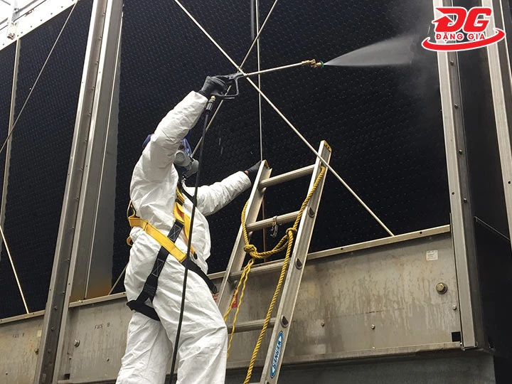 vệ sinh tấm tản nhiệt dùng cho Tháp giải nhiệt MARLEY