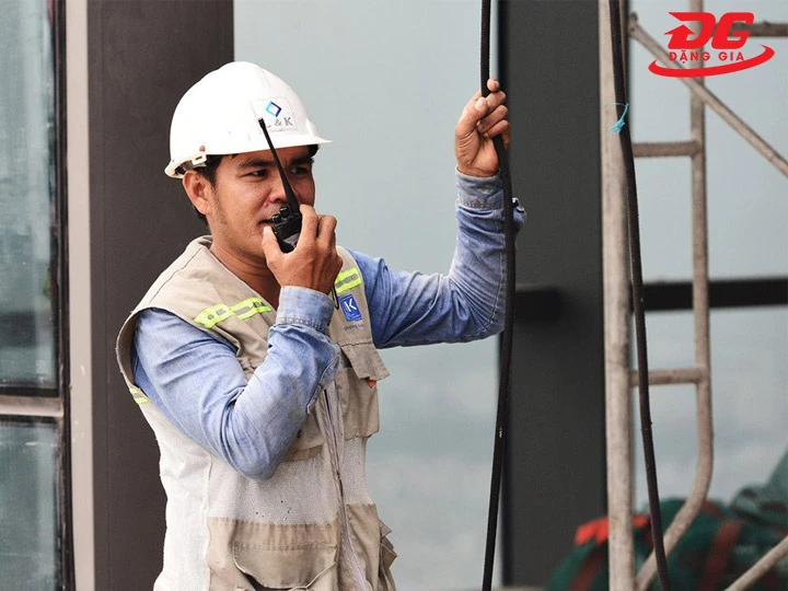 Lợi ích bộ đàm cầm tay Motorola CP-9288 IP66