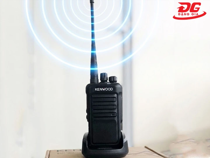 Tín hiệu bộ đàm Kenwood D6000