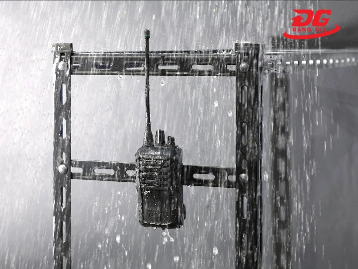 thiết kế kiên cố máy bộ đàm Icom IC-F4003