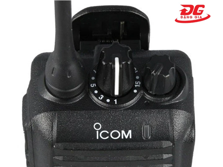 máy bộ đàm Icom IC-F4003 kích hoạt giọng nói