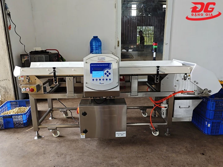 có nên mua máy dò kim loại không