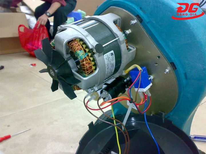 sửa máy chà sàn không chạy