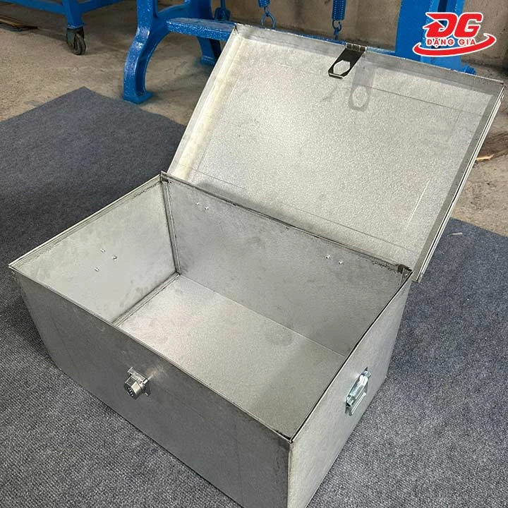 thùng kim loại