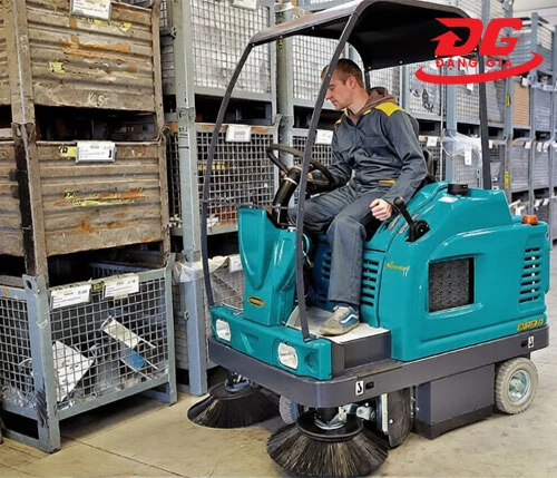 Xe quét rác ngồi lái XTREMA DK 4