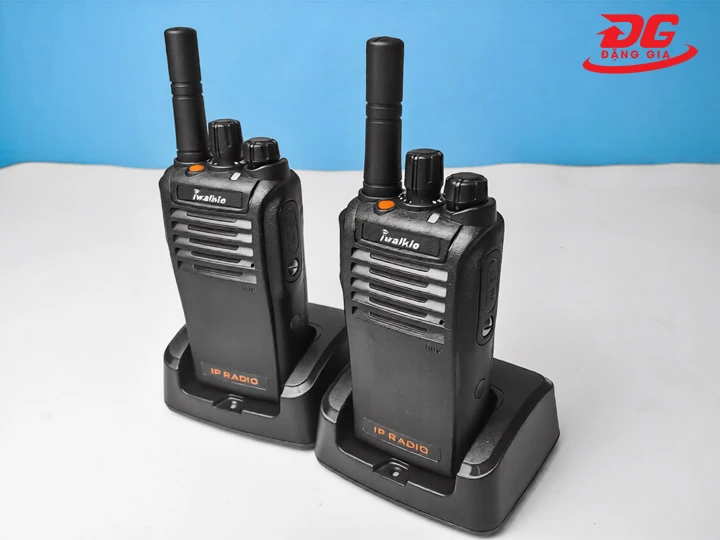 bộ đàm 3G Iwalkie HJ3600 liên lạc không khoảng cách