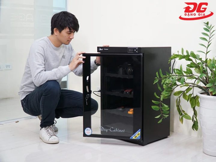 lưu ý khi dùng tủ chống ẩm tốt