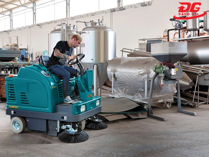 ứng dụng xe quét rác ngồi lái XTREMA DK