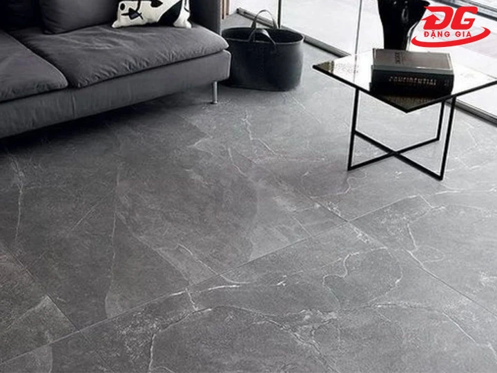 Xử lý vết xi măng trên nền gạch nhám